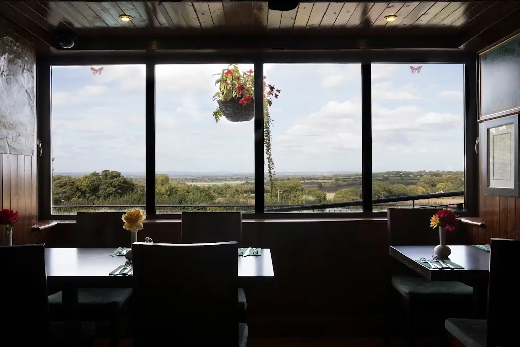 The Snailbox Restaurant, Bar & Accommodation_An Mhí_slider_image_1