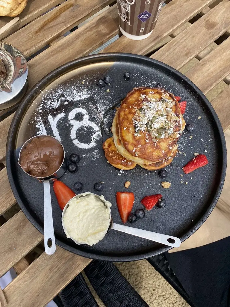 Room8_An Mhí_slider_image_2