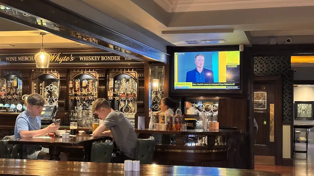 Leigh D'Agostino_Whytes Bar and Restaurant_An Mhí_review