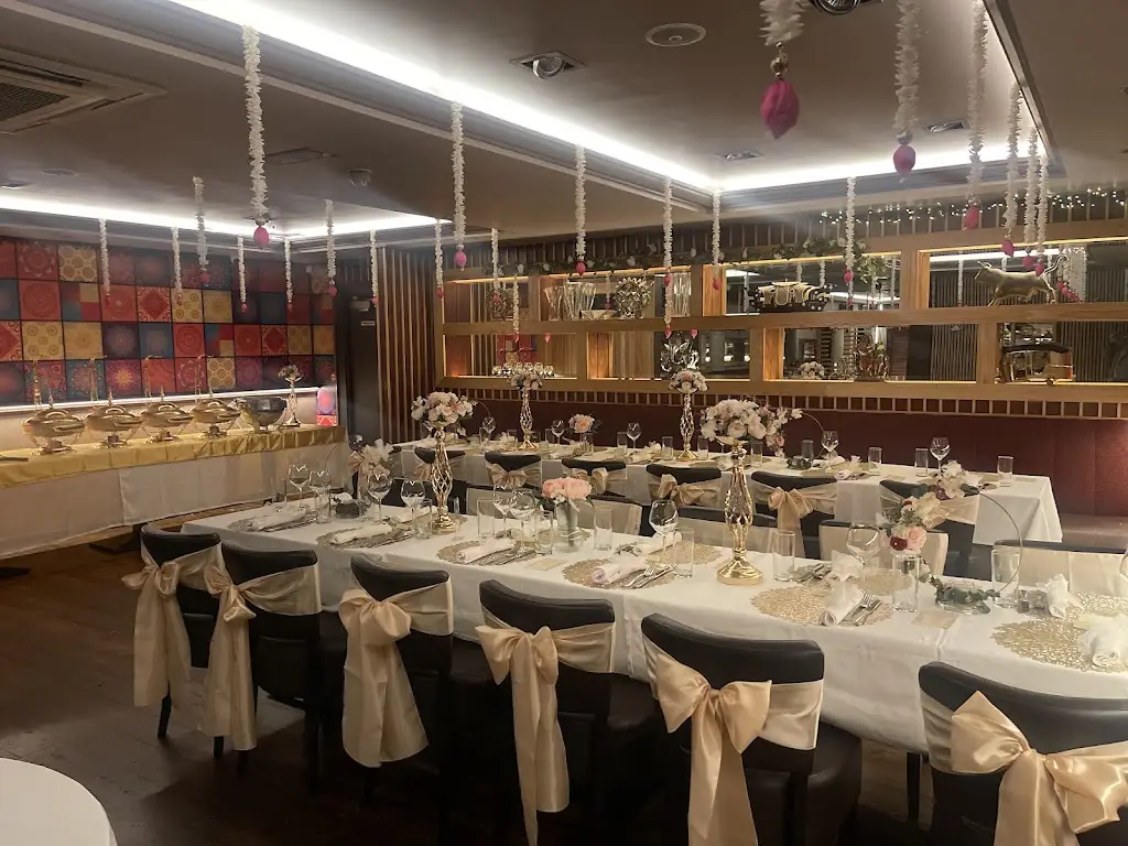 Cinnamon Garden Restaurant Restaurant in An Mhí