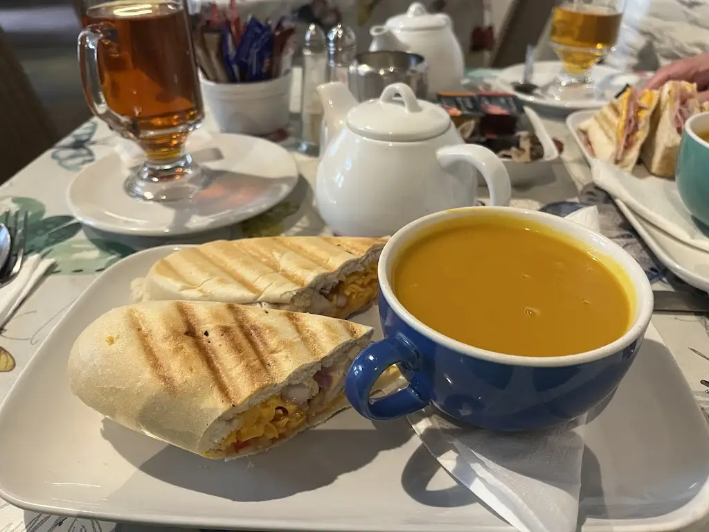 Isobel L.A_Coffin Shed_Aughrim_review