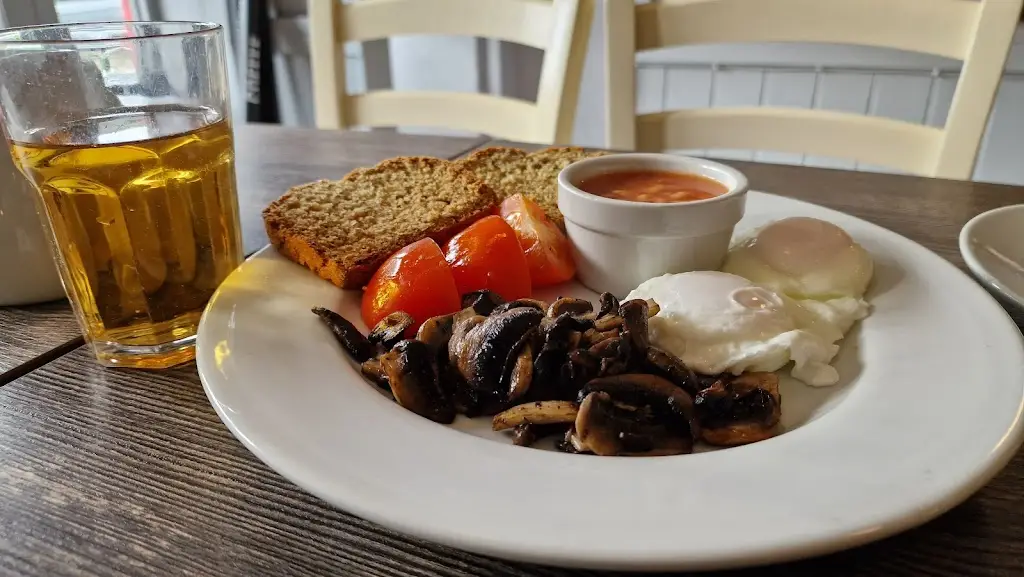 Menu_Chat N Chew_Athgarvan_image_5