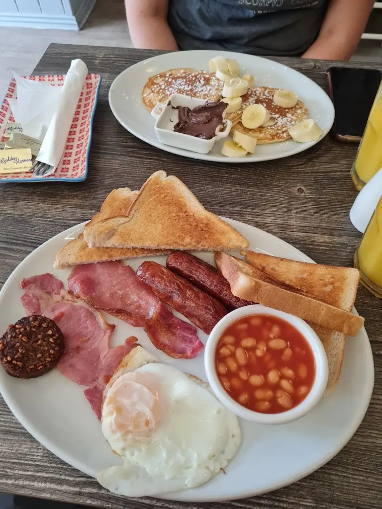 Chat N Chew_Athgarvan_slider_image_3