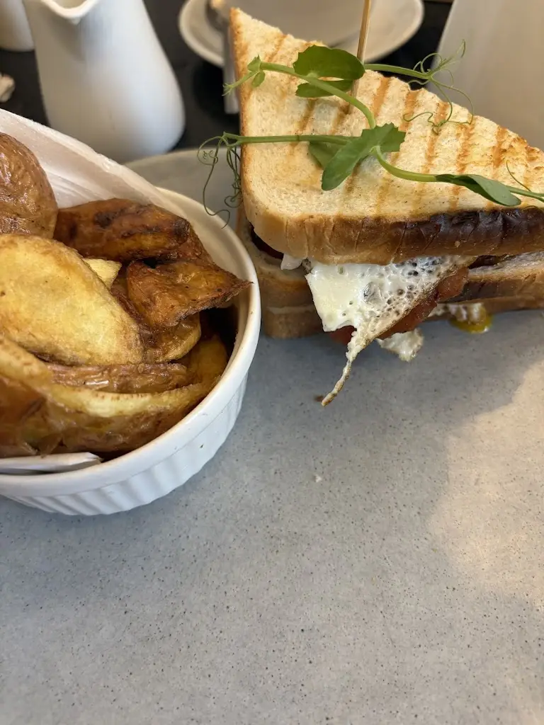 Gavin Lynam_Strong's Cafe Bistro_Athgarvan_review