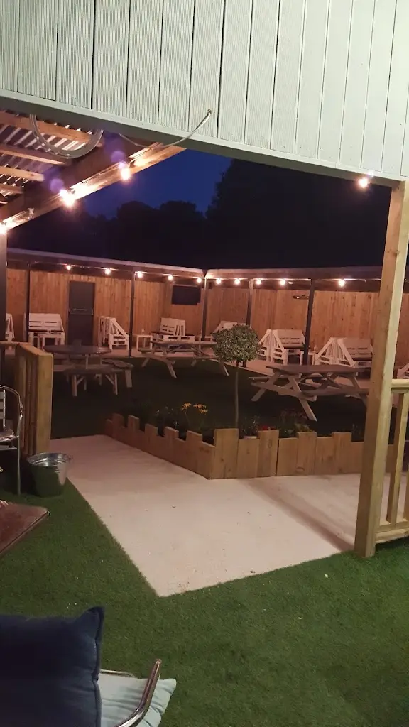 Mark Curtis_Byrnes Bar_Ballivor_review