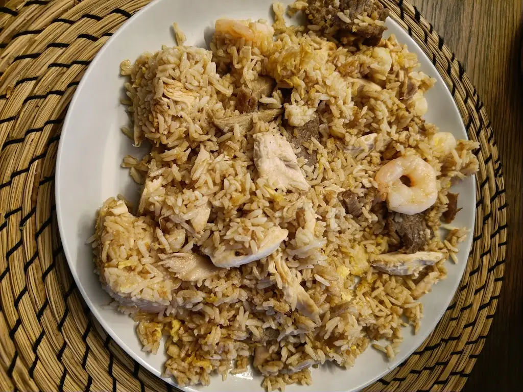 Dovydas Grigaliunas_LAM's Chinese and ESKIMO pizza_Ballivor_review