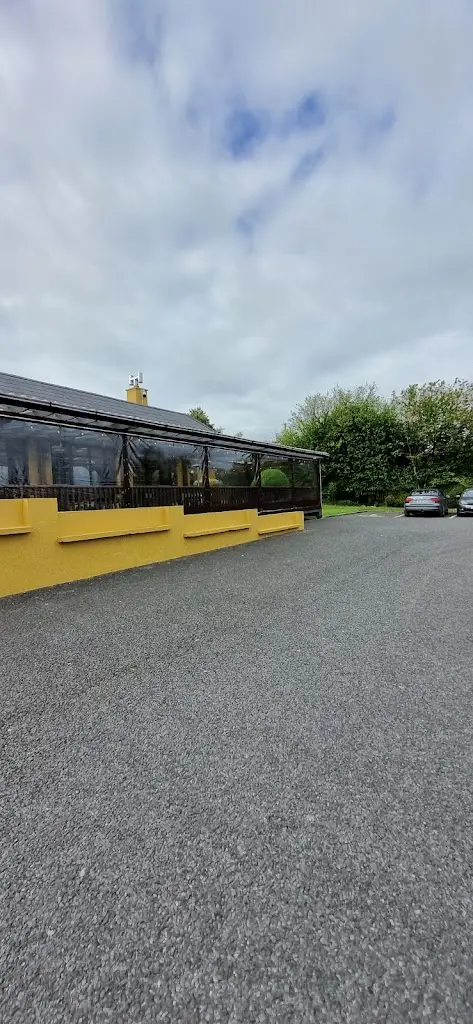 ajay harmale_Molly Fulton's Bar_Collooney_reseña