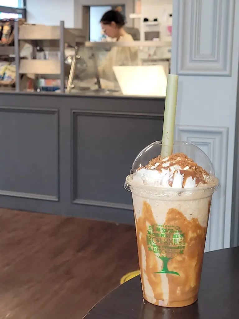 Maria Wilmot_29 Urban Corner_Athy_reseña