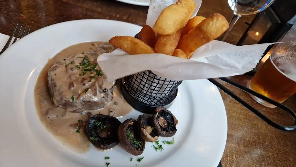 Menu_Man O' War Gastro Pub_Balrothery_image_3