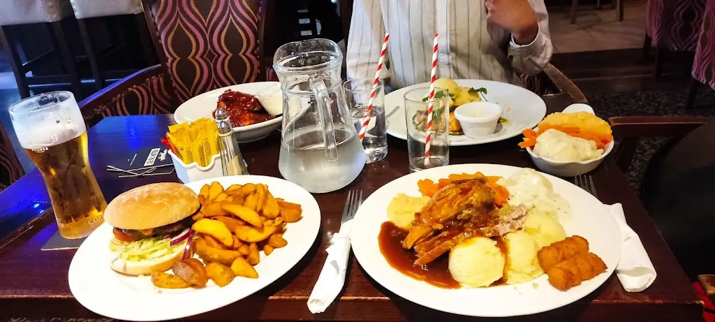 Adela Mora Alonso_The Milestone_Balbriggan_review