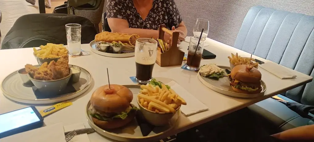 Mathijs Leenheer_The Bracken Grill_Balbriggan_review