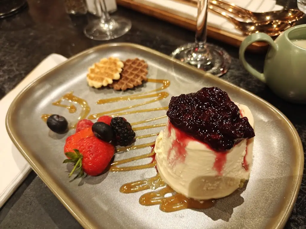 Pól ó hÉadamhain_Grace Food & Coffee Culture_An Iarmhí_reseña