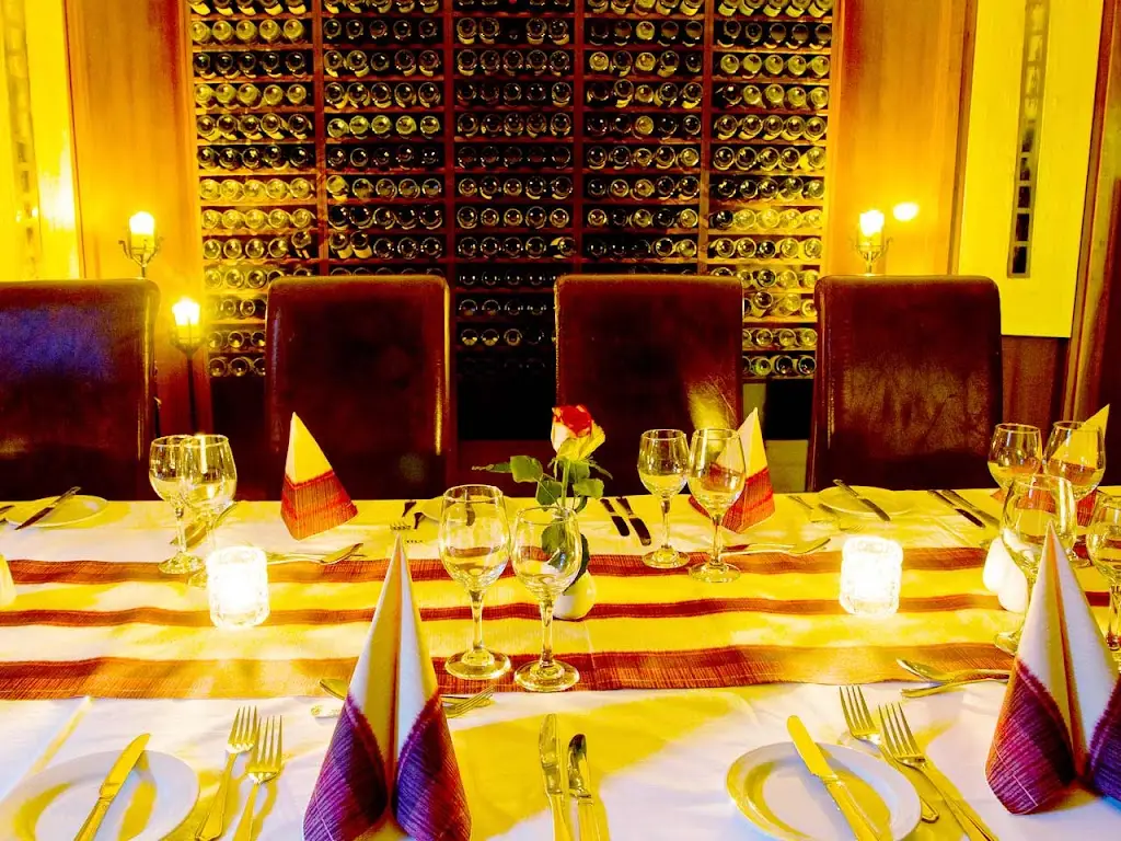 Old House Restaurant restaurant à An Iarmhí