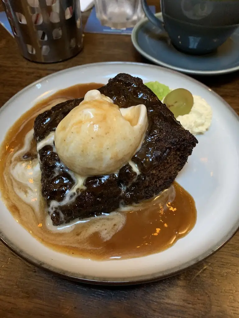 Aidan Fitzsimons_Weir's Bar & Restaurant_An Iarmhí_review