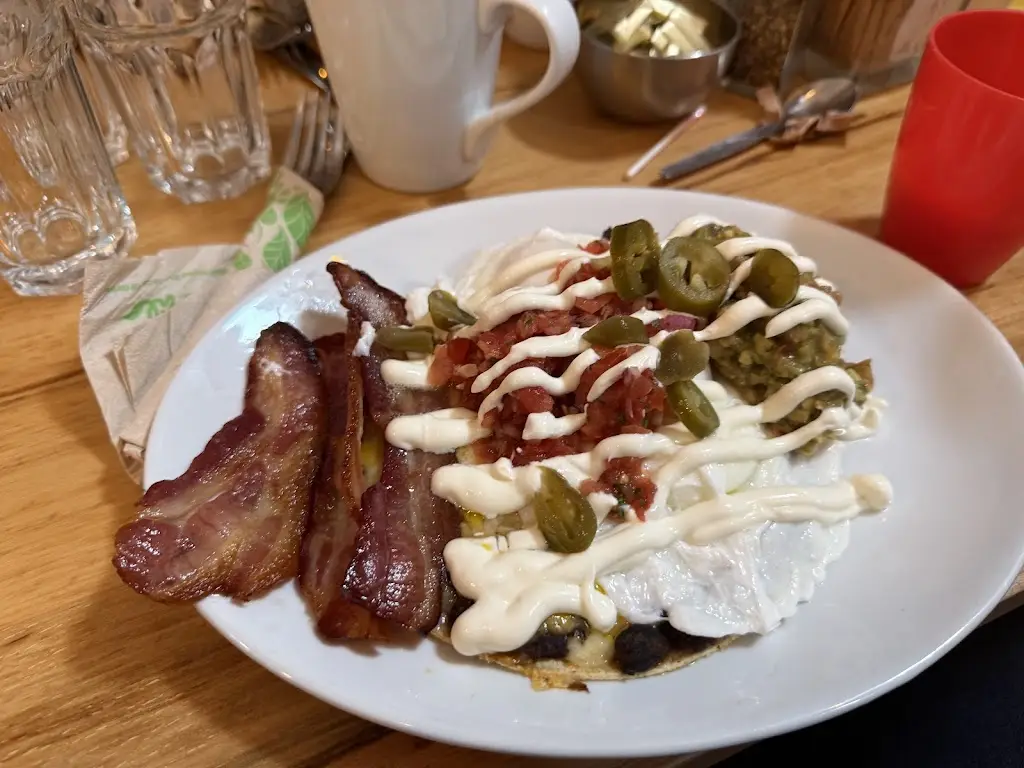 Bastian Kubitza_Belly Café_An Iarmhí_review