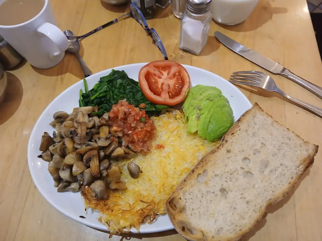 Audrey Hayes_Belly Café_An Iarmhí_review