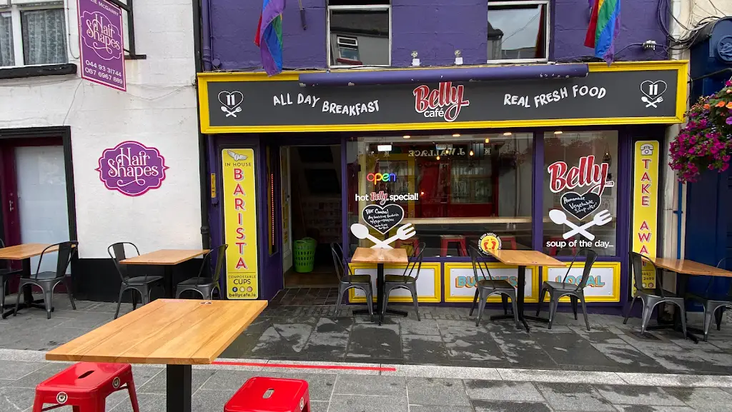Belly Café restaurante en An Iarmhí