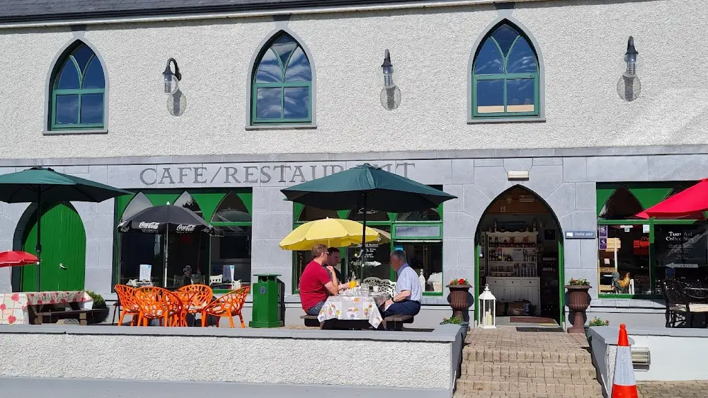 Savoury Fare restaurant in An Iarmhí