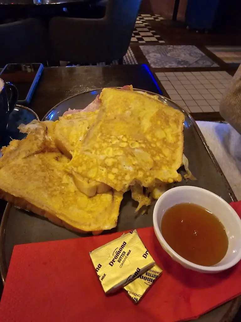 Patrice Allegue_Ollie's Bar Sandyford_Balally_review