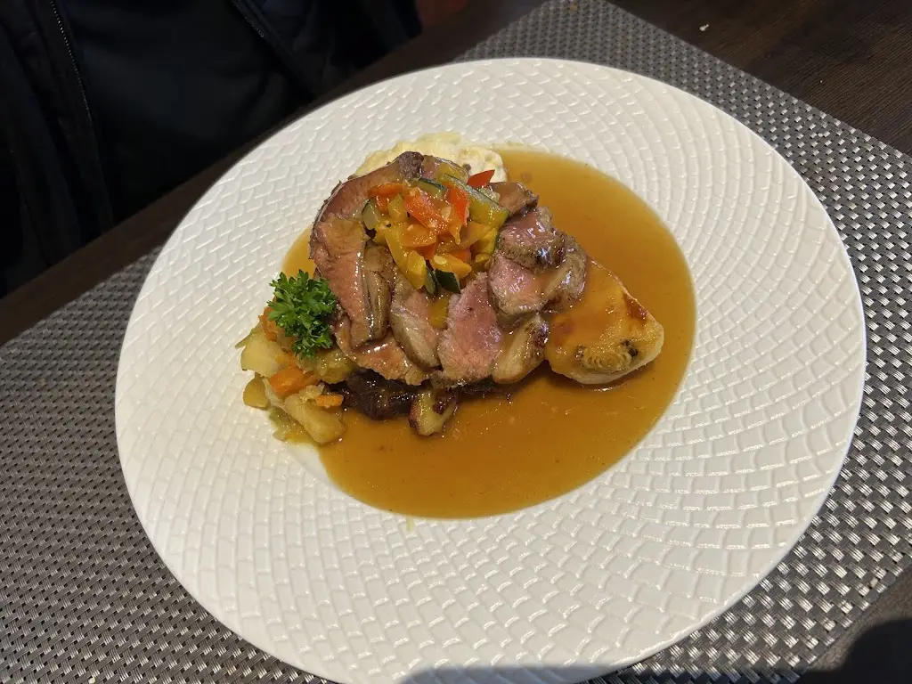 Montmartre_Collooney_slider_image_2