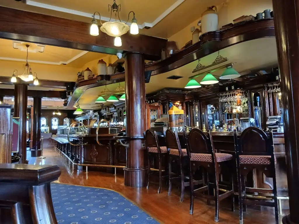 MARIANNE GARDNER_Beaumont House_Beaumont_review