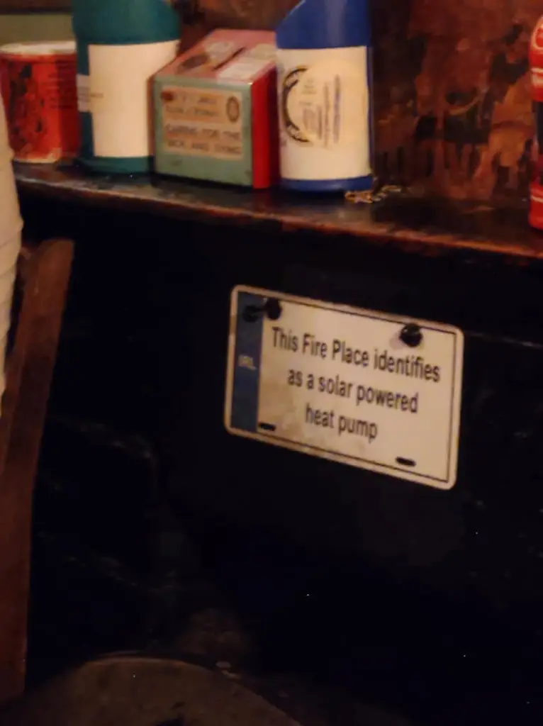 iain McLean_JJ Houghs Singing Pub_Banagher_review