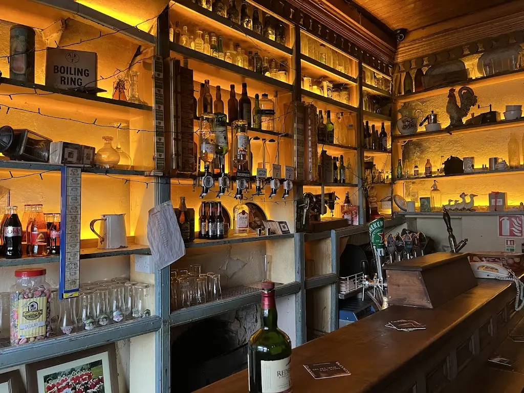 Donagh Glavin_Luker's Bar , Restaurant & Live Music venue_Banagher_review