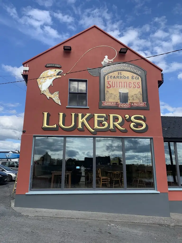 Luker's Bar , Restaurant & Live Music venue_Banagher_slider_image_1
