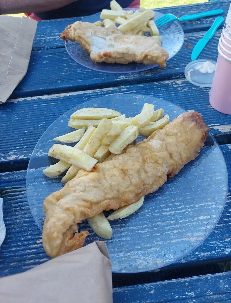 Lucy_Angelo's Takeaway_Banagher_review