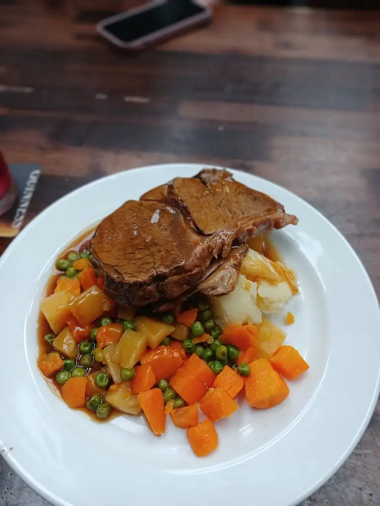 Lou Tighe_The Coal Bunker Bar_Ballygerry_review