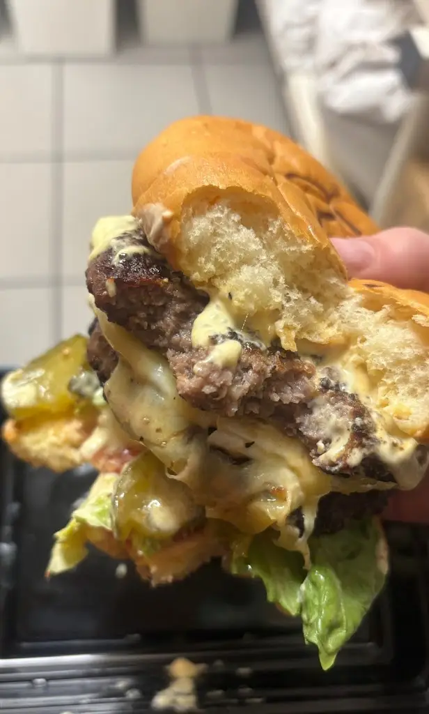 Oyun Erdene Batbayar_Active Lam's Deli Ballyfermot_Ballyfermot_recensione