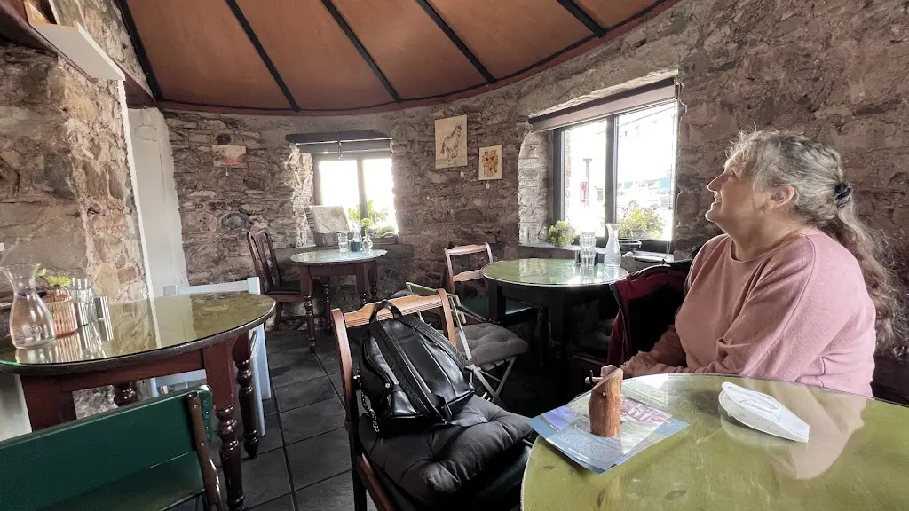 roy cadman_Lovage at the Gate Lodge Cafe_Boyle_review
