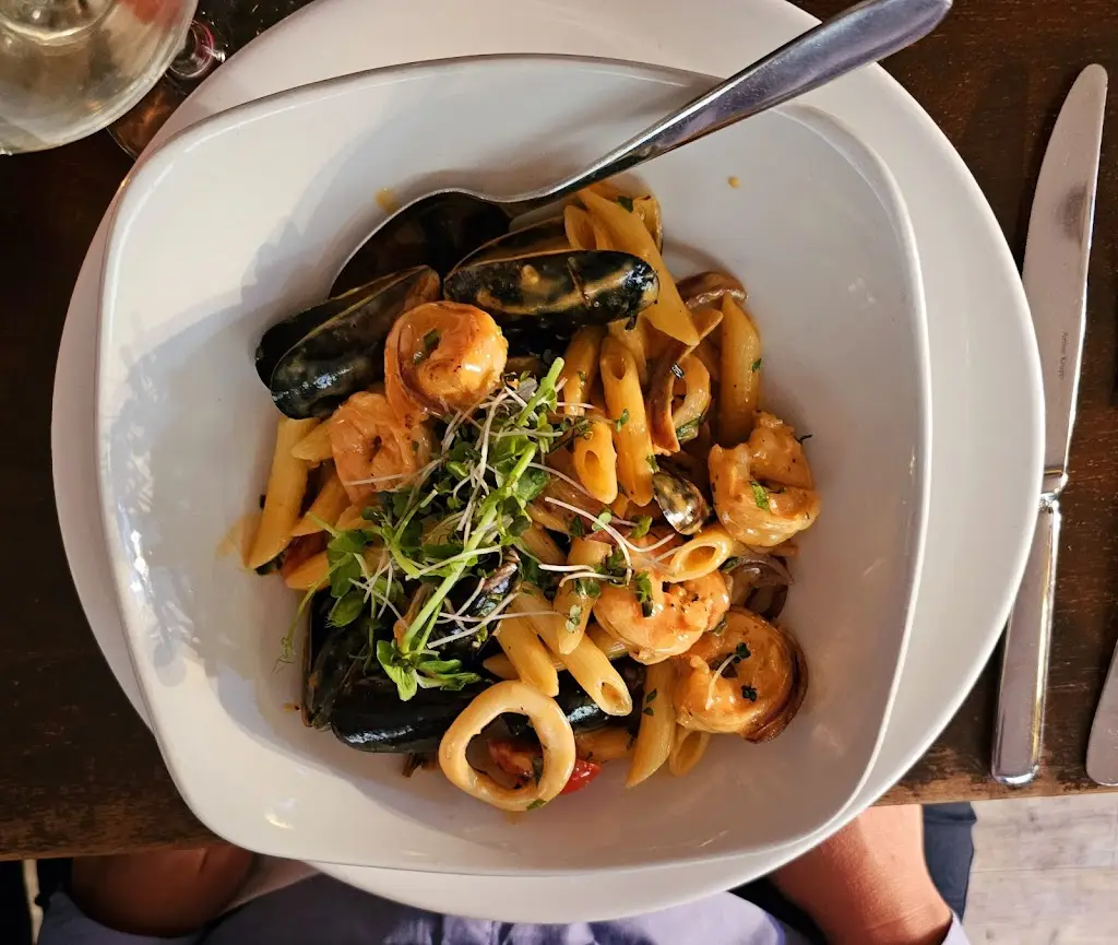 Hemmingways Restaurant Clontarf_Bayside_slider_image_3