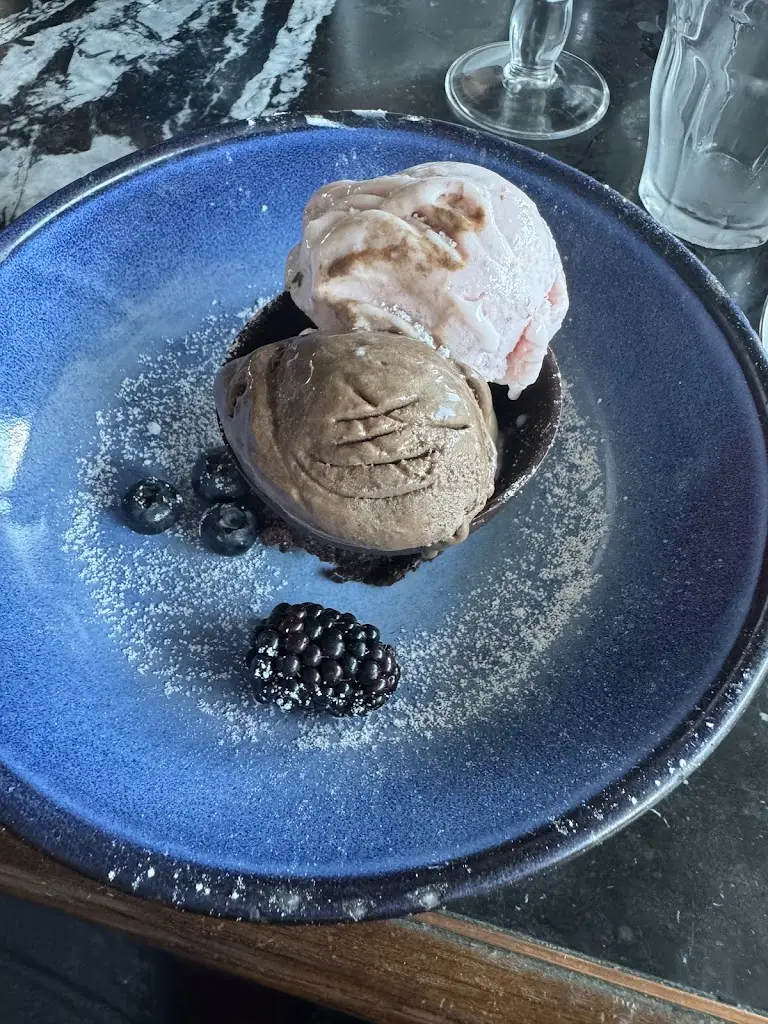 Josh Mahon_Mackenzie's_Bayside_review