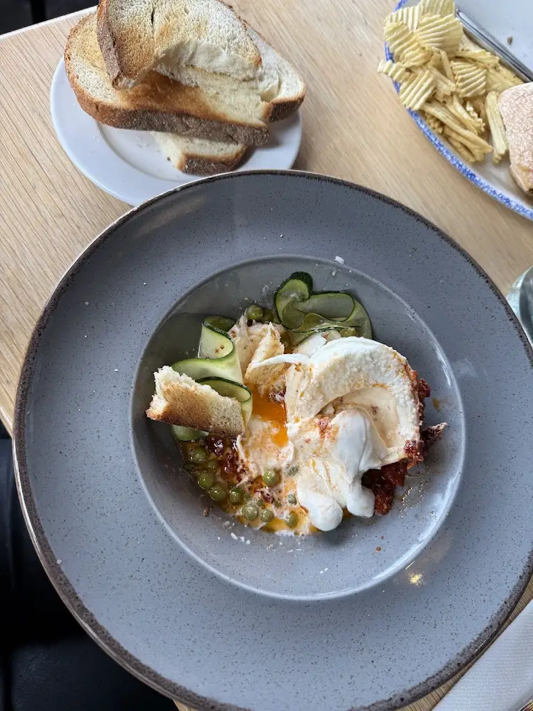 Sissi_The Woollen Mills_Bayside_review