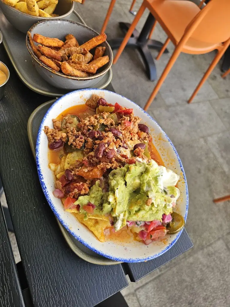 liza lapteva_The Woollen Mills_Bayside_review