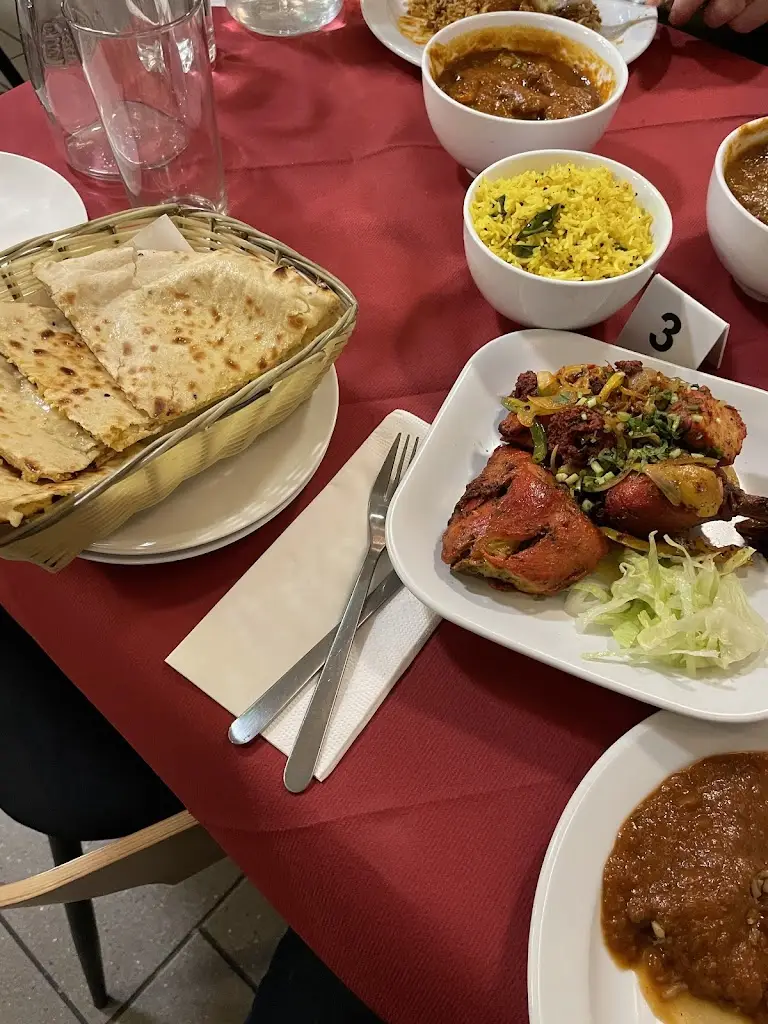 Yomari_Boyle_slider_image_2