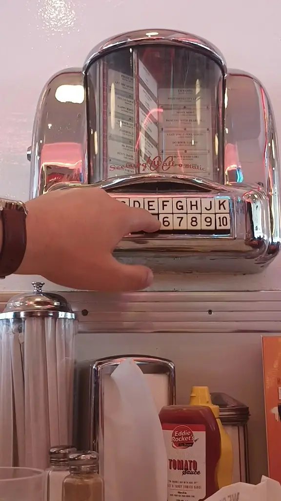 Eddie Rocket's_Blanchardstown_slider_image_2