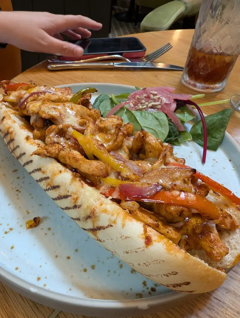 Alister Sneddon_The Clermont_Blackrock_reseña