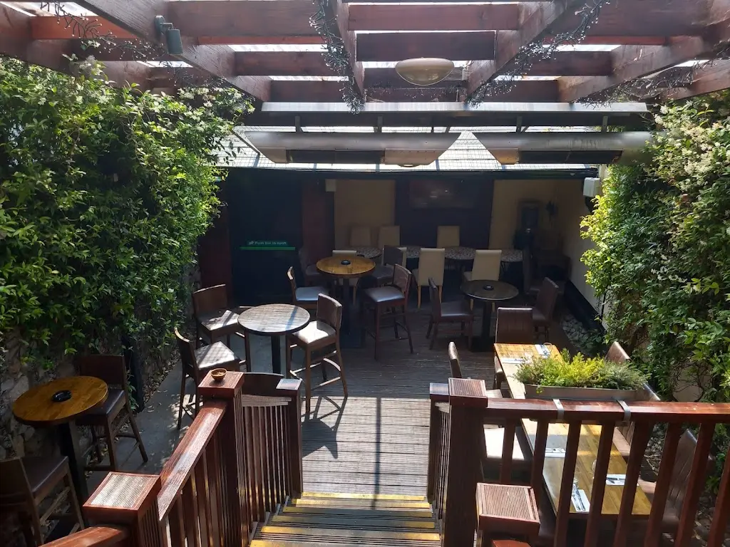 Kelly & Coopers_Blackrock_slider_image_1