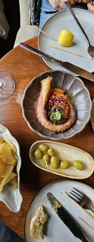 Vivian Hall_Sea Shanty_Booterstown_review