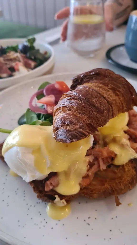 Te Be_FIG_Booterstown_review