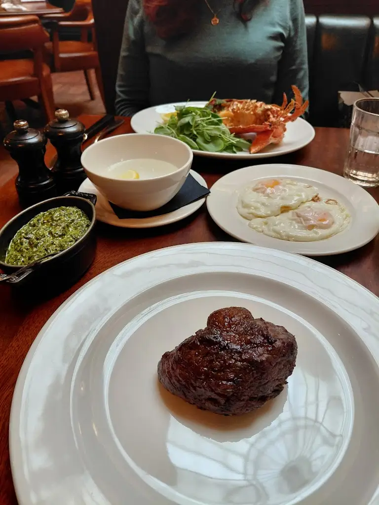 Neil Collis_Hawksmoor Dublin_Bonnybrook_recensione