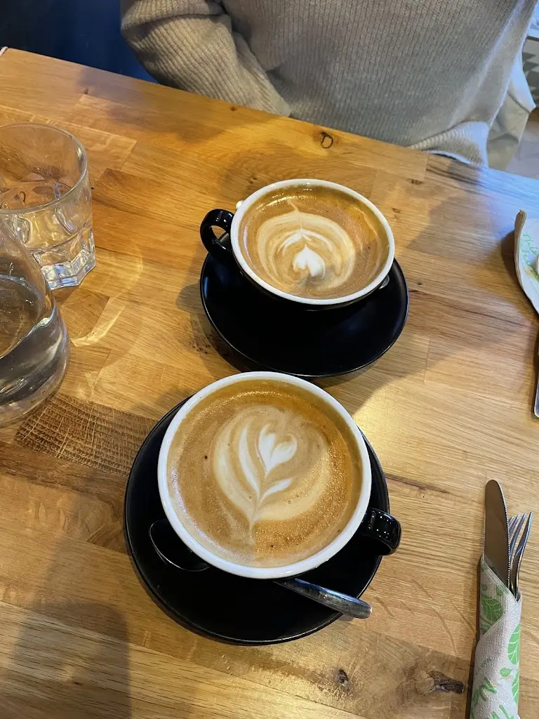 Erin Laura_Happy Out_Bonnybrook_review