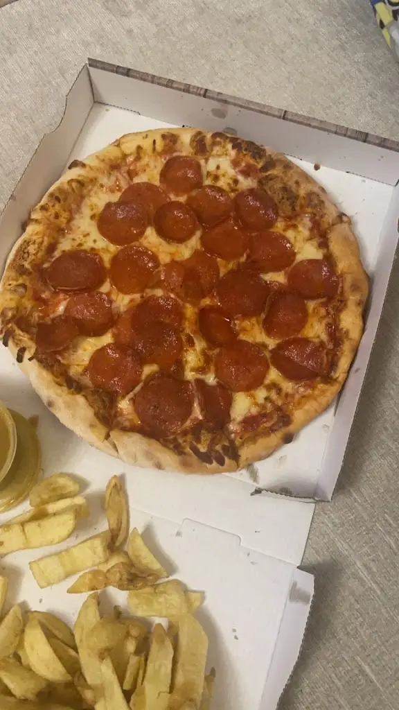 Sean M_Roma Take Away Castlebellingam_Castlebellingham_avis