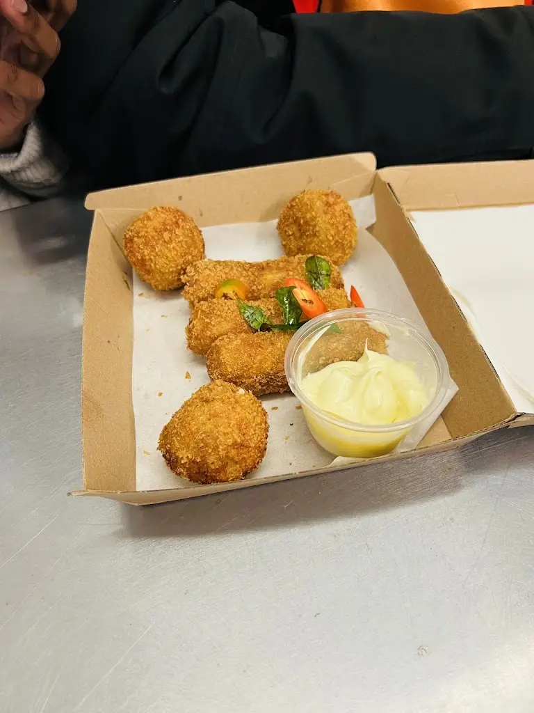 kanchana Abeysekara_Kitchen Break - Carnew_Carnew_review