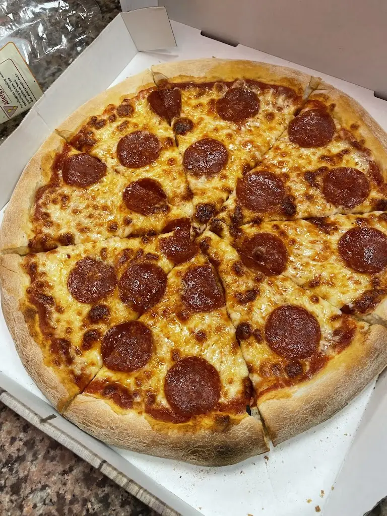 Nina Škumátová_ROMA Takeaway & Pizzeria_Carnew_review