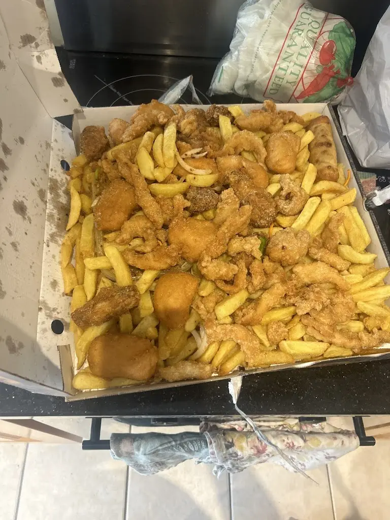 roisin hyland_Regent Chinese Restaurant_Castlebridge_recensione