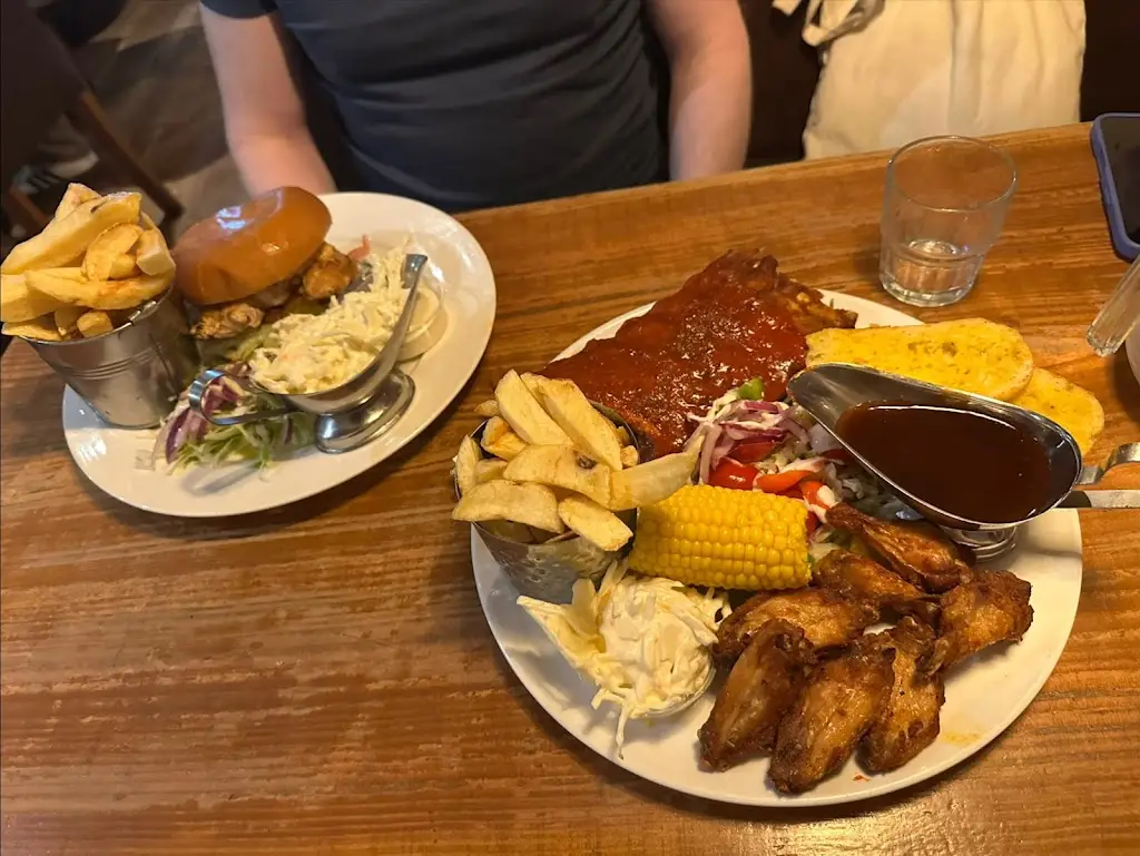 Linh Vu_Rob's Ranch House_Castlebridge_review