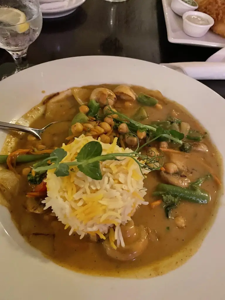 REENA RONANKI_The Horse and Hound_Cabinteely_review